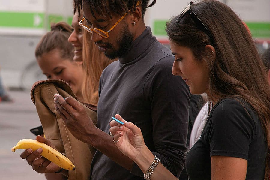 commercio equo solidale Fairtrade: nell'immagine momenti dell'evento sFRUTTATORI organizzato in Piazza San Babila per sensibilizzare all'acquisto etico