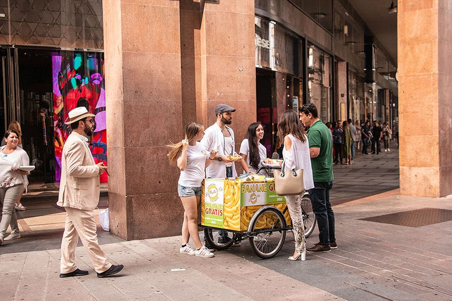 commercio equo solidale Fairtrade: nell'immagine momenti dell'evento sFRUTTATORI organizzato in Piazza San Babila per sensibilizzare all'acquisto etico