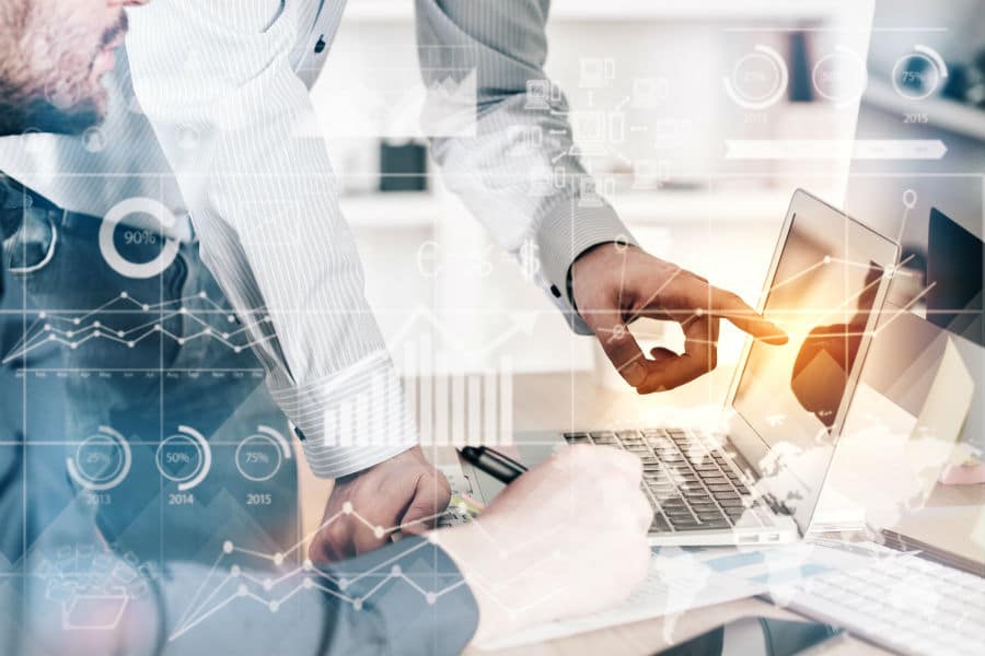 Regione Lombardia - bando Storevolution: contributi per imprese a fondo perso. Nell'immagine esempio di trasformazione digitale