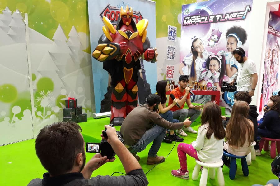 Creativi Digitali al lavoro: alcuni momenti del backstage del Gormiti Show, per la registrazione delle puntate speciali in YouTube Live presso lo stand di Giochi Preziosi e dal grande palco a G! come Giocare