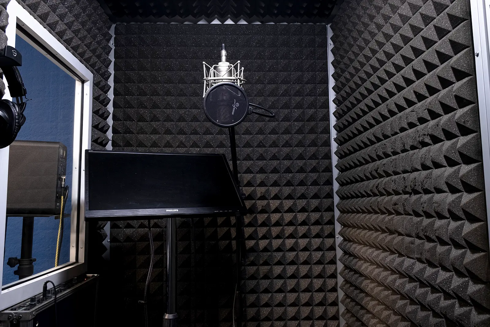 Cabina audio degli studi di produzione