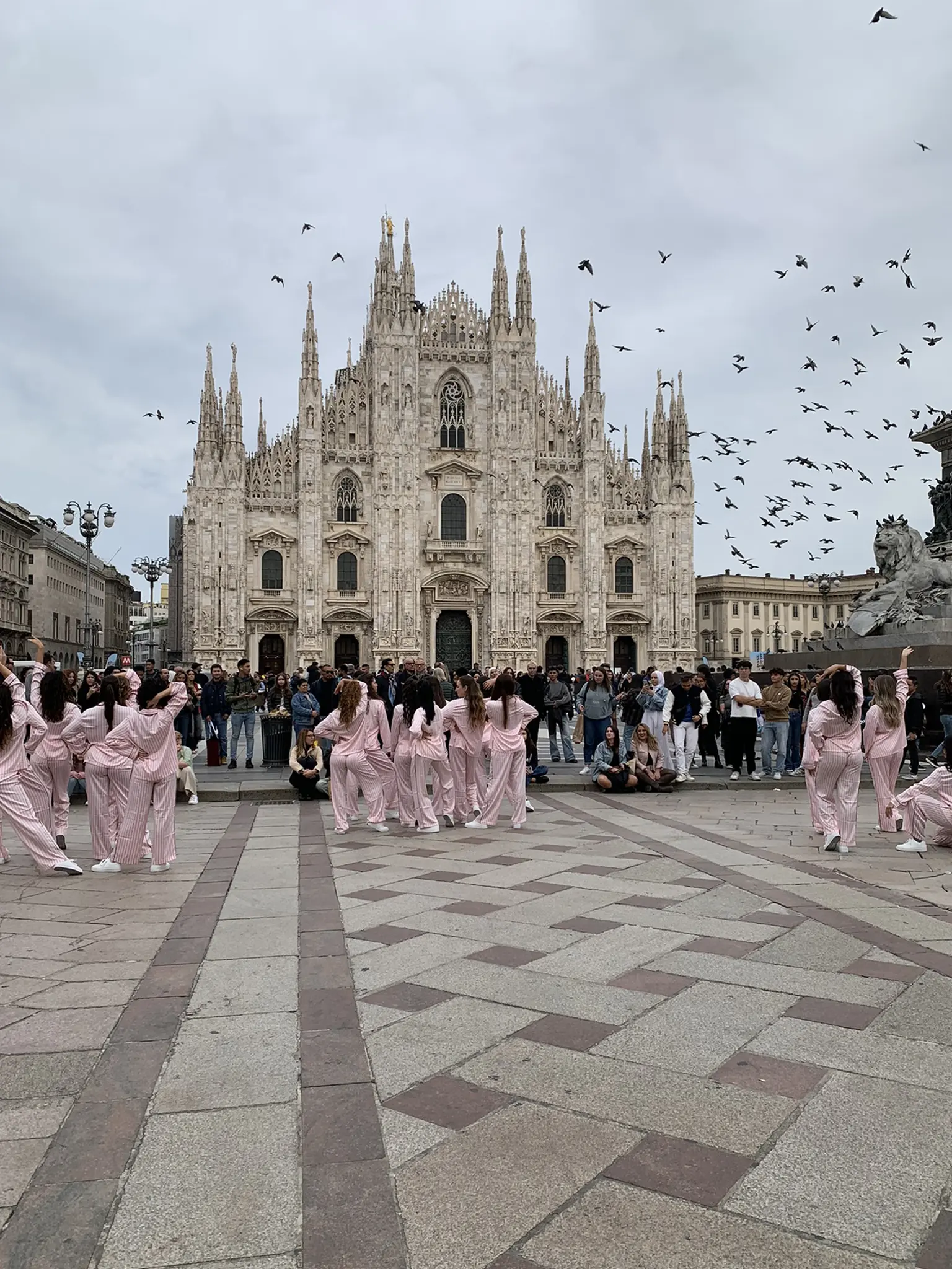 Victoria's Secret - Creativi Digitali Agenzia di comunicazione digital – Victoria Secret Flashmob Milan01