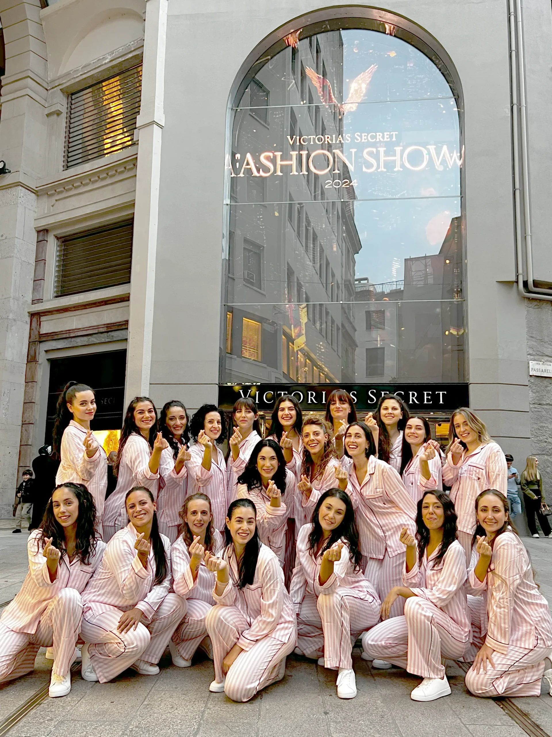 Victoria's Secret - Creativi Digitali Agenzia di comunicazione digital – Victoria Secret Flashmob Milano03